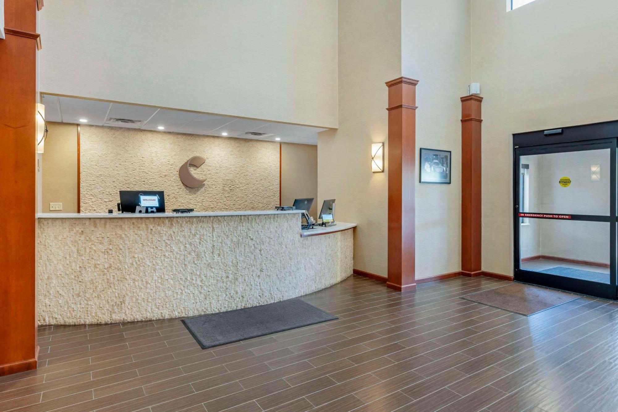 Comfort Suites West Indianapolis - Brownsburg Exterior photo