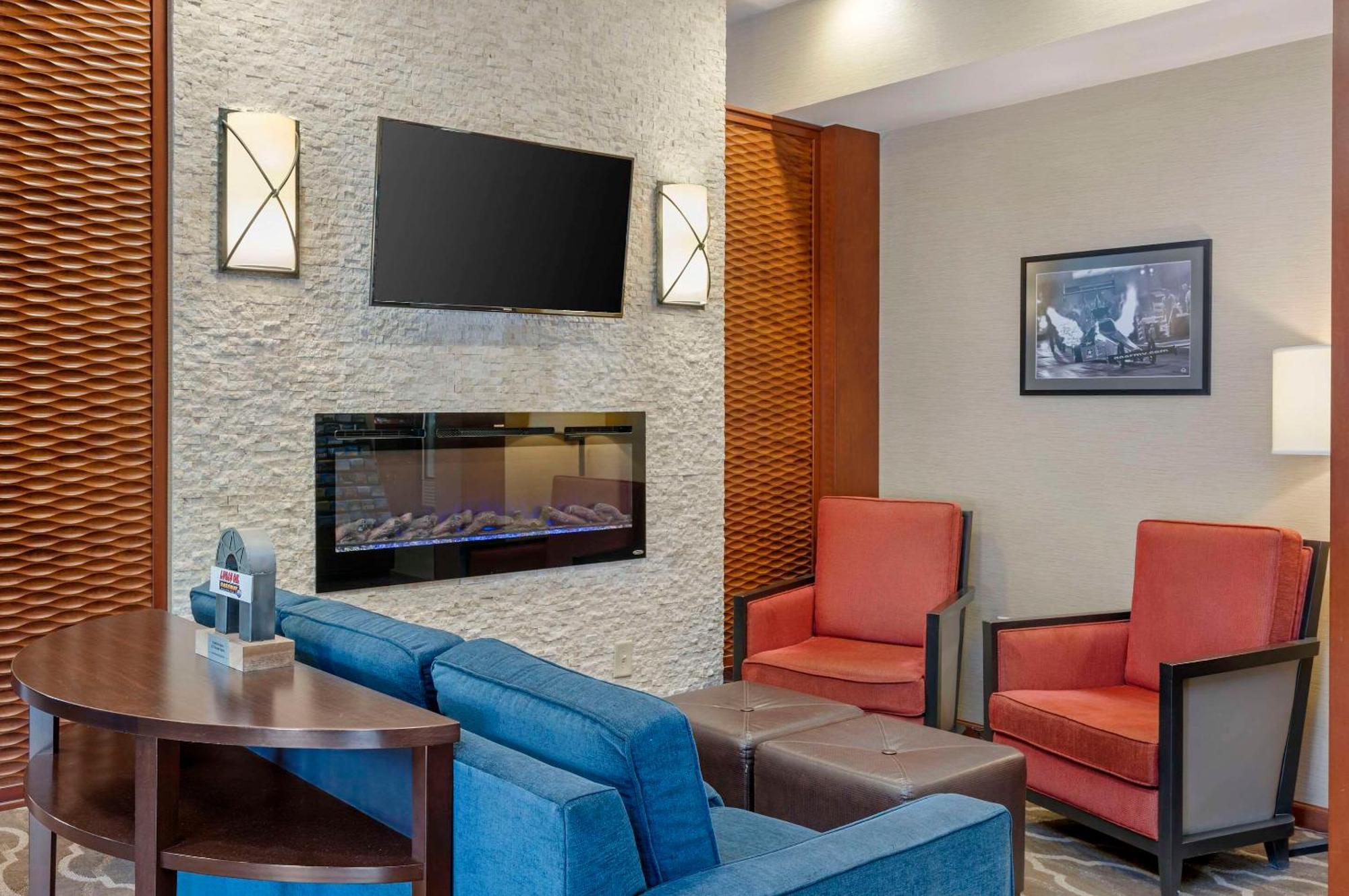 Comfort Suites West Indianapolis - Brownsburg Exterior photo